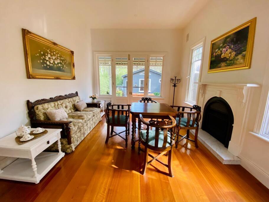 Holiday home Camberwell's Lyrical Vintage Abode Melbourne