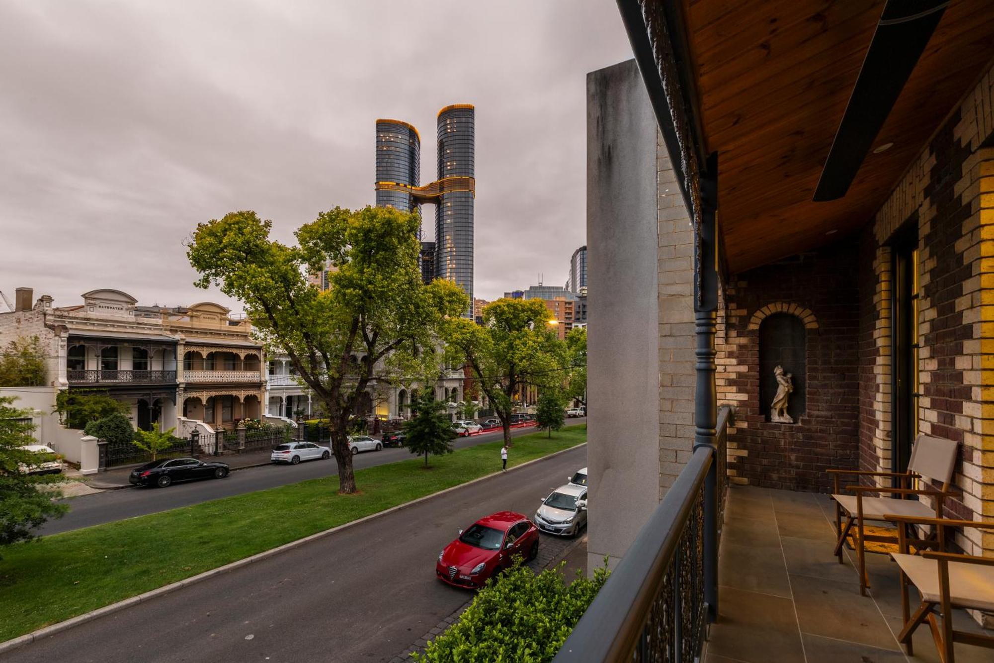 Carlton Luxury Kings Mansion - 5min To Cbd, Garage And Rooftop Holiday home Melbourne
