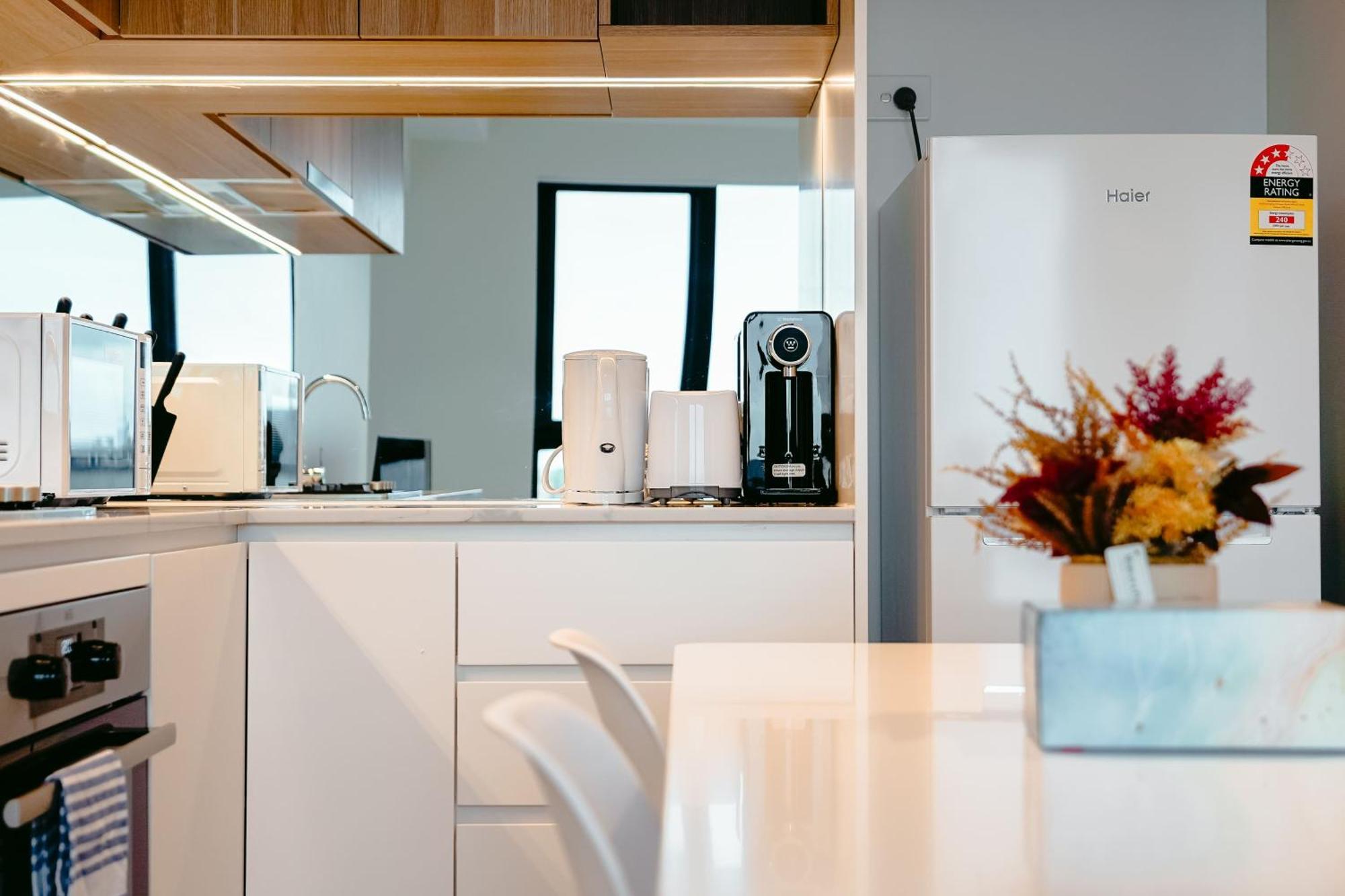 Southbank Stature Building2 Bedroom Apartment *