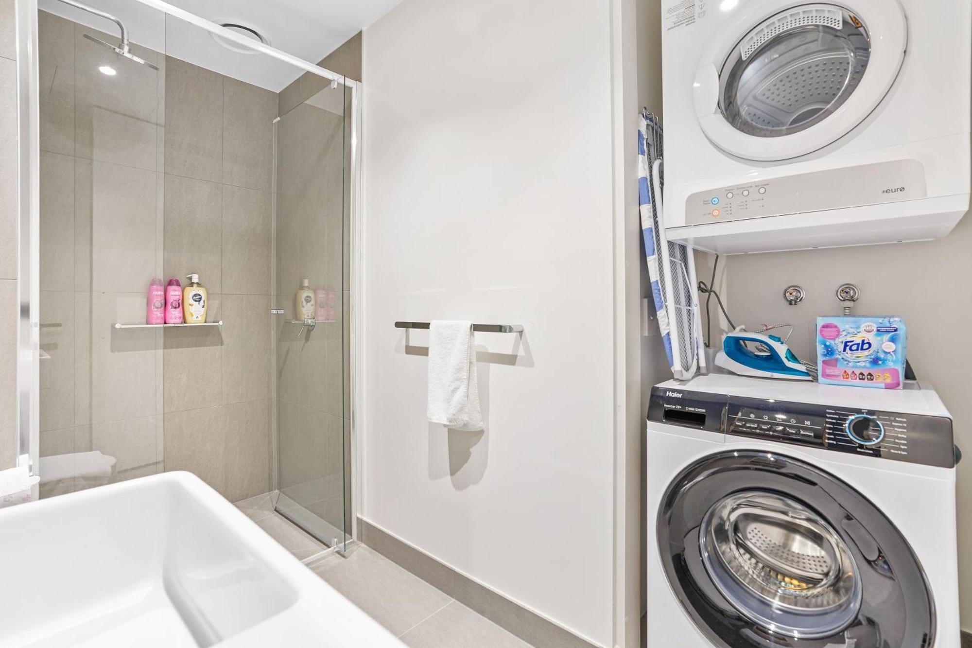 Southbank Stature Building2 Bedroom * Melbourne