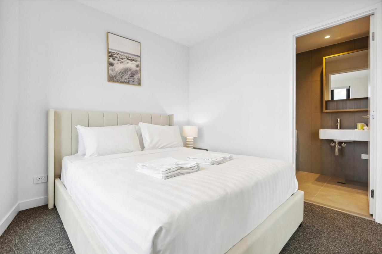 Vibrant Southbank 2 Bedroom Apartment