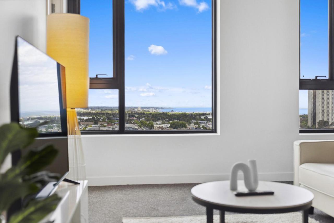 Apartment Vibrant Southbank 2 Bedroom *