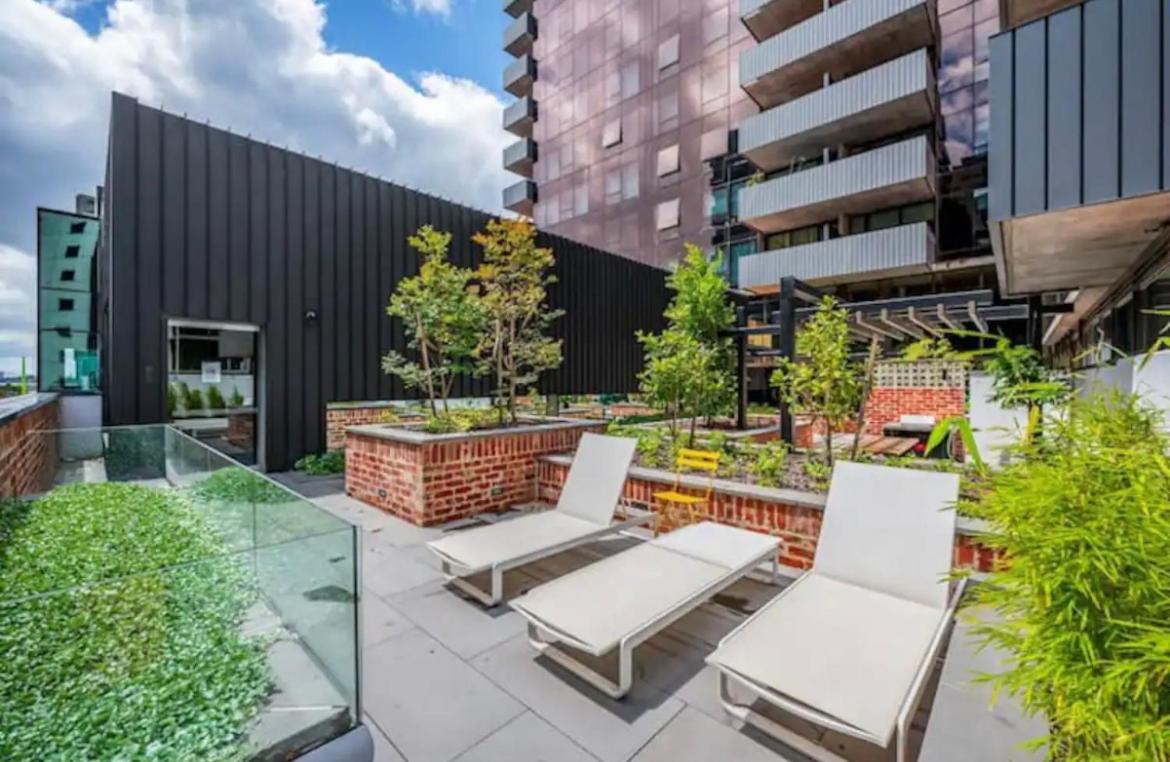 Luxury Docklands Loft 2b1b River View & Free Parking Apartment