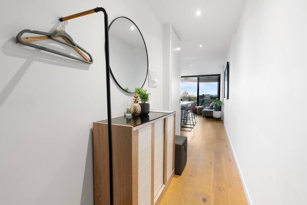 Executive 2 Bed 2 Bath With & Garden Views Apartment
