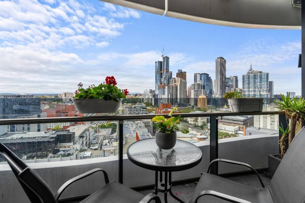 Apartment Executive 2 Bed 2 Bath With & Garden Views *