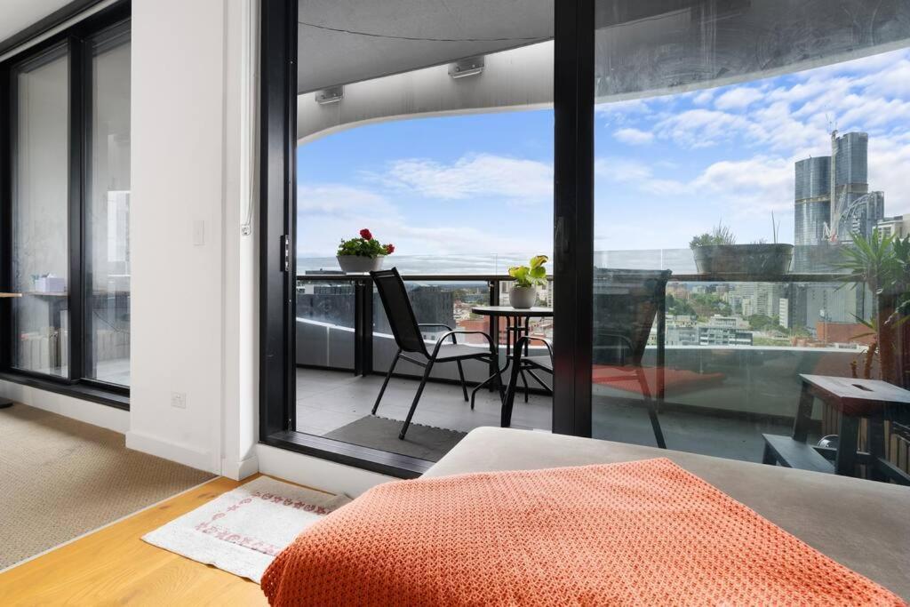 Apartment Executive 2 Bed 2 Bath With & Garden Views