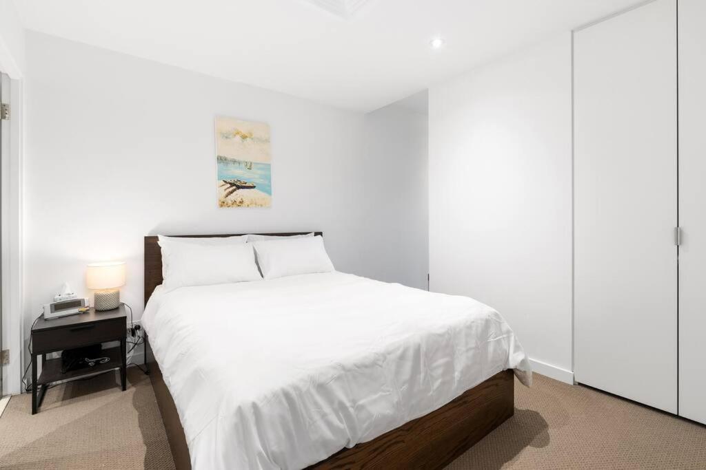 Apartment Executive 2 Bed 2 Bath With & Garden Views Melbourne