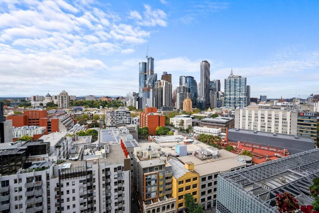 Apartment Executive 2 Bed 2 Bath With & Garden Views