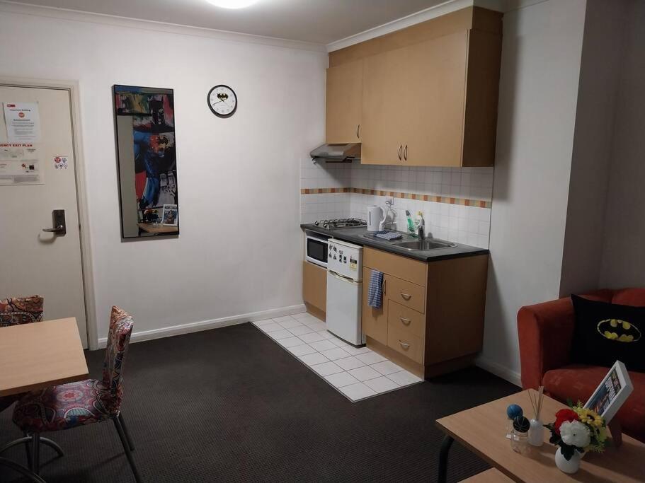 Superman Cbd Apartment *