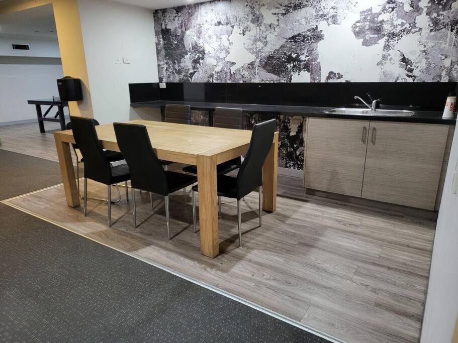 Superman Cbd Apartment Melbourne
