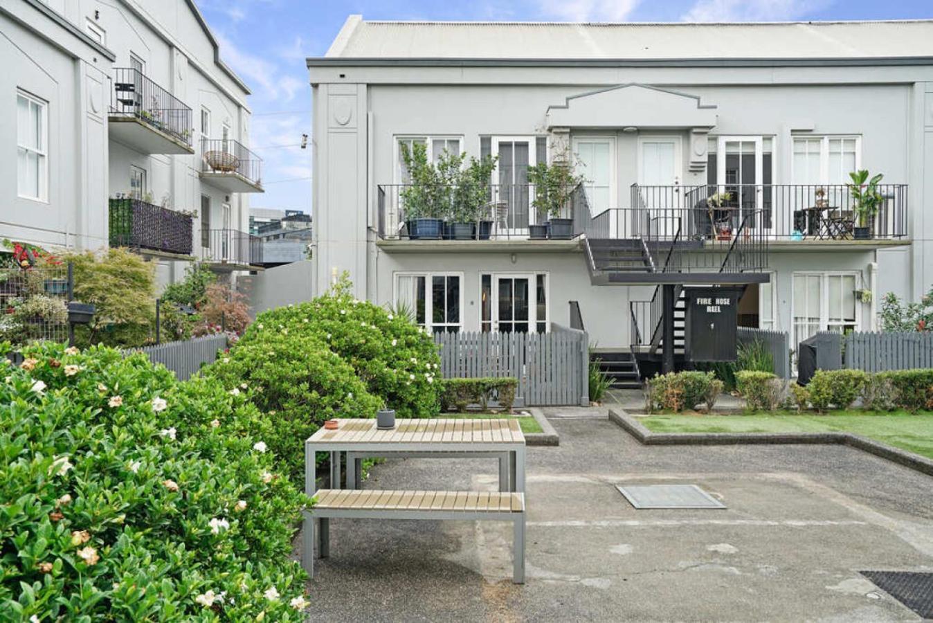 Apartment Chic Quiet With Free Parking *
