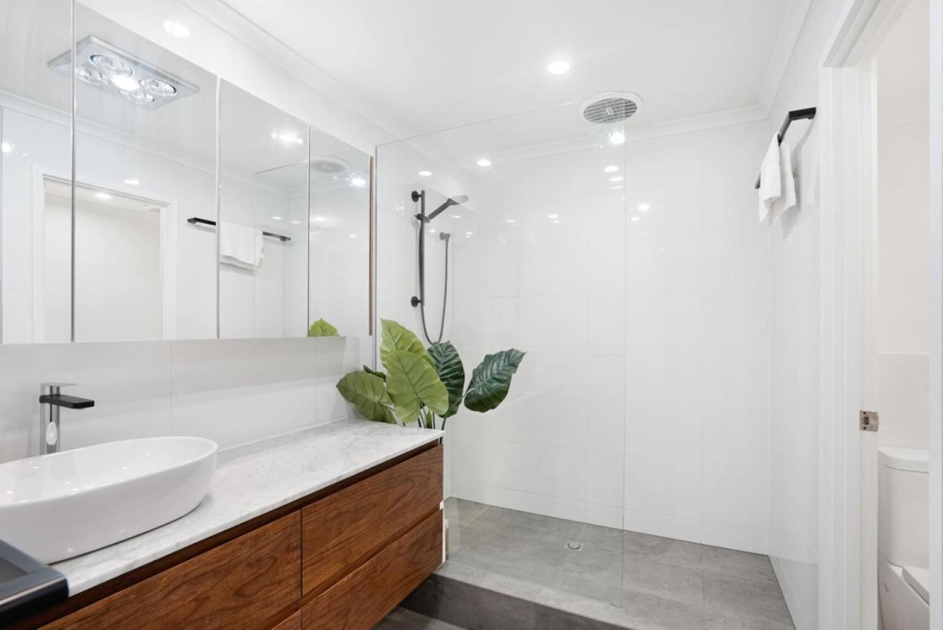Chic Quiet With Free Parking Melbourne