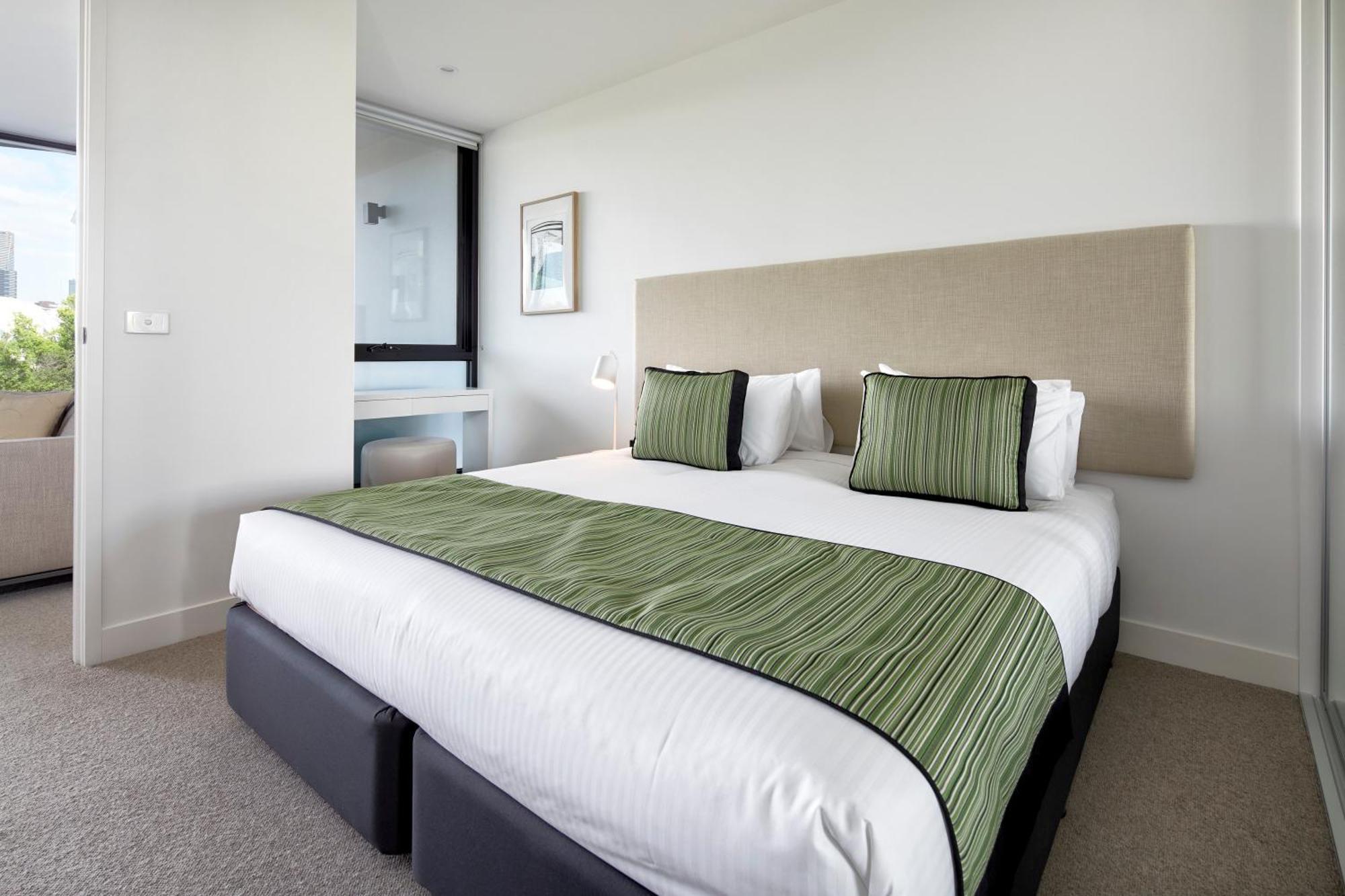 381 Cremorne 5*