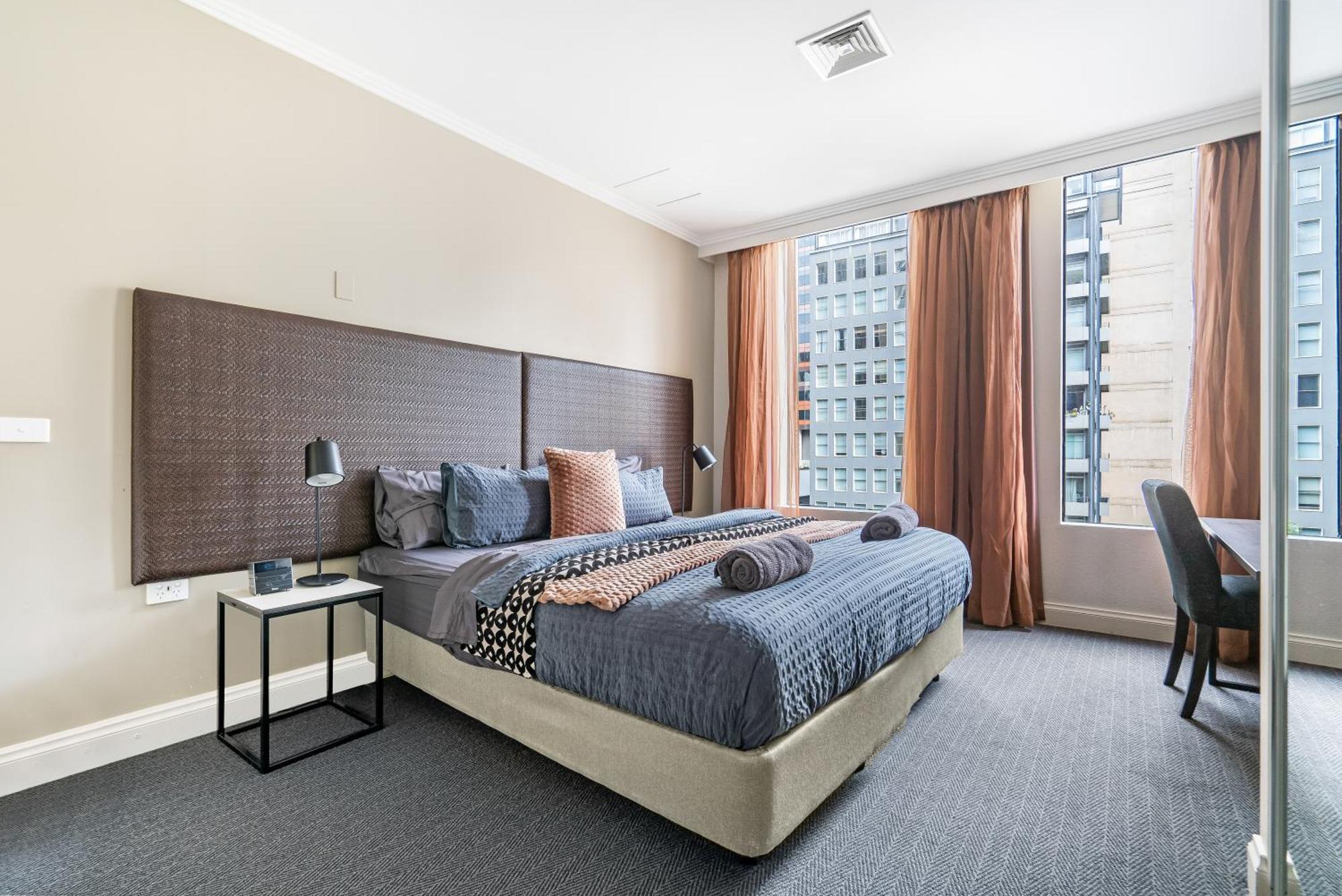 Style And Convenience On Little Bourke * Melbourne