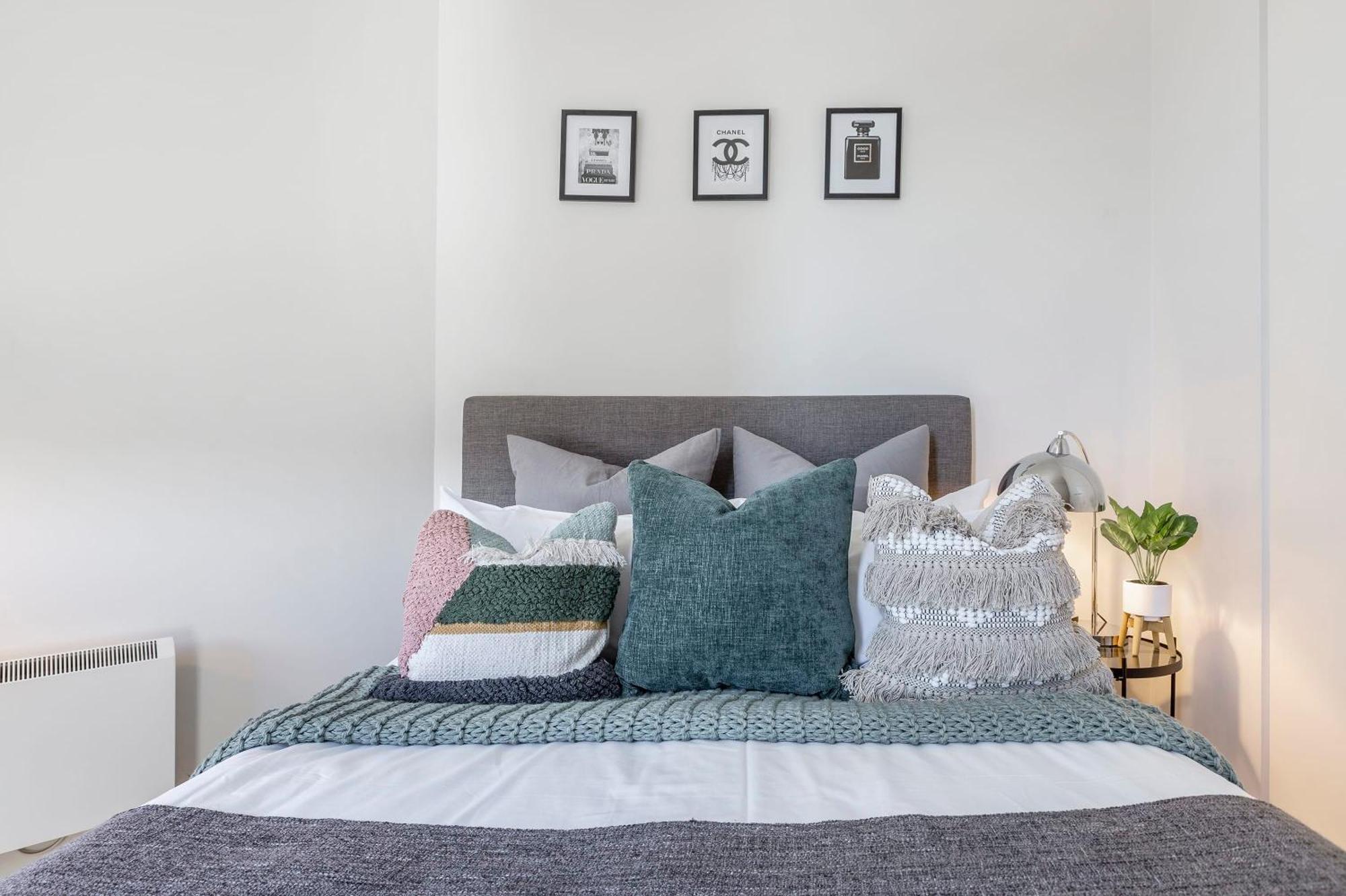 Vaquay Scandi Boho In Docklands Apartment