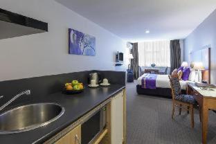 Park Regis Griffin Aparthotel 4*