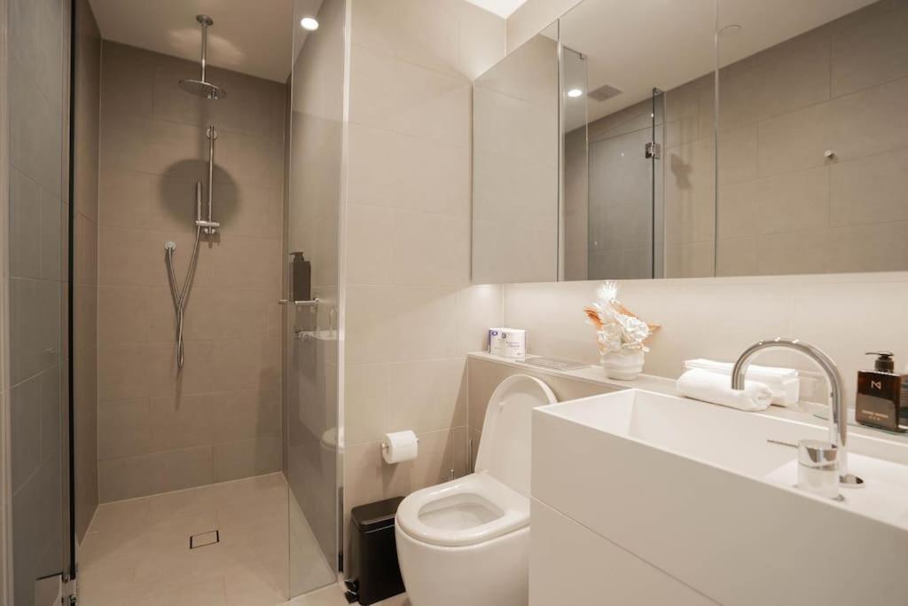 Apartment Pinnacle Of Lv85 3br High-rise Living#australia108#au85 *