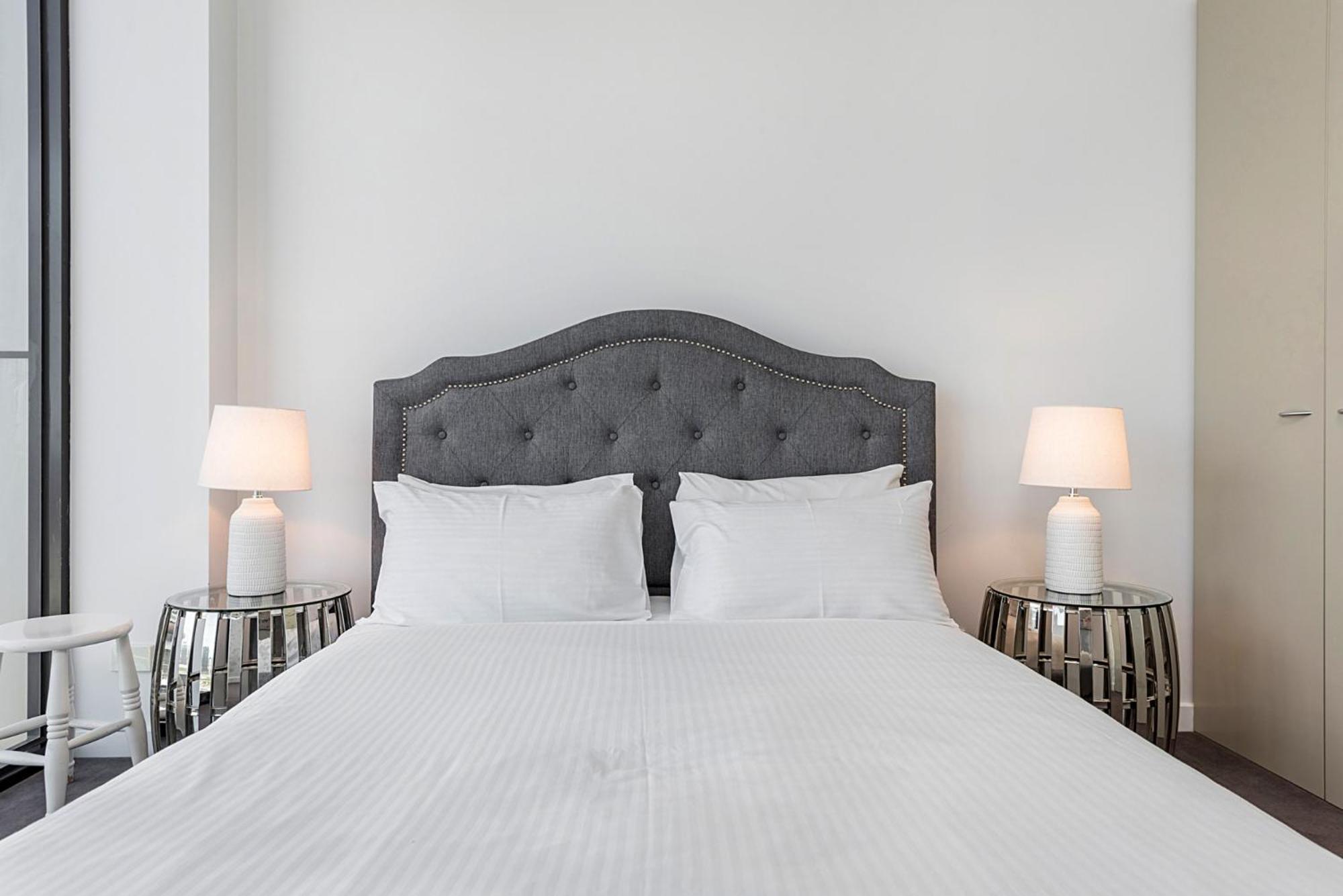Incredible Views In Convenient Cbd *