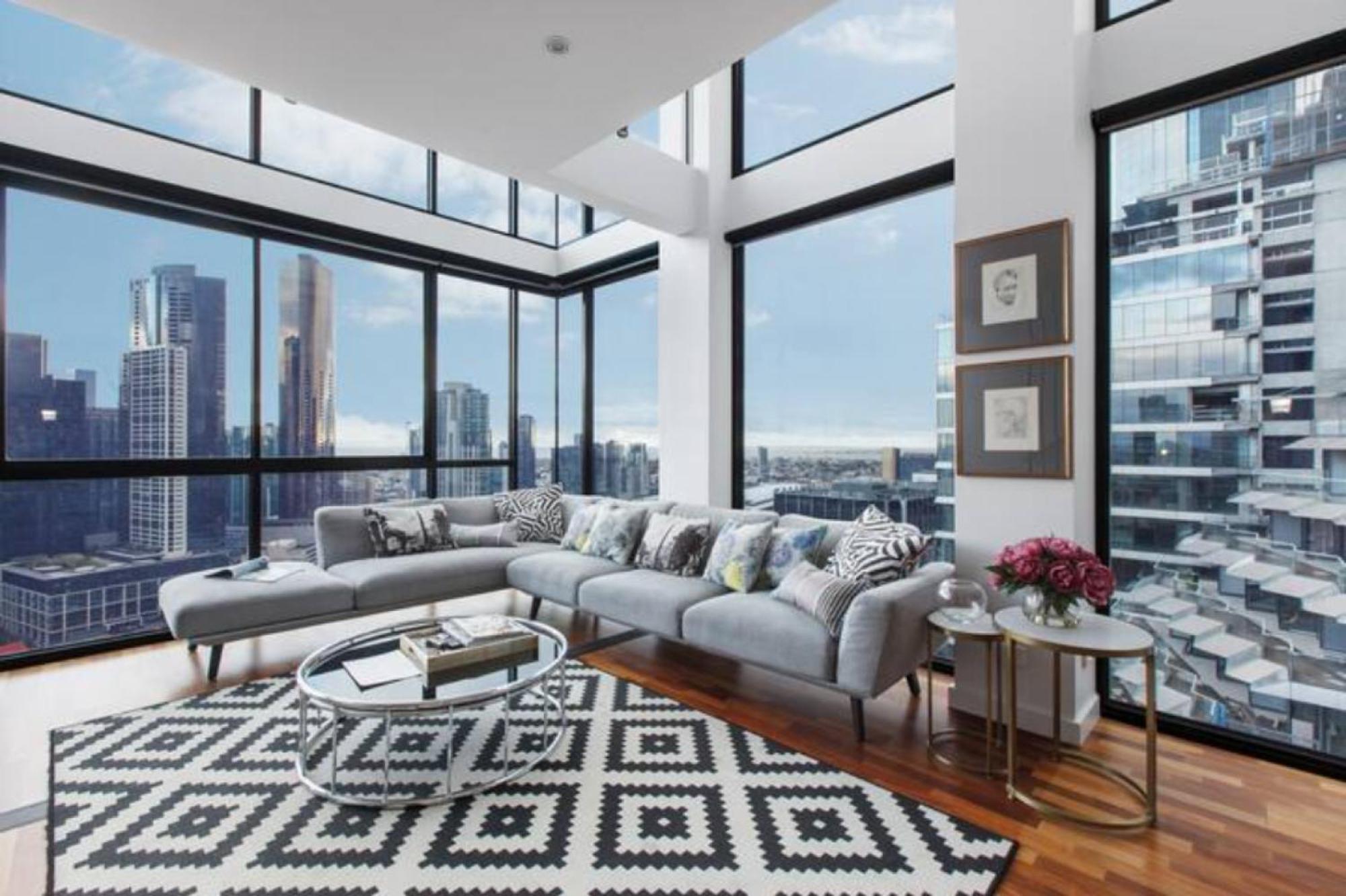 Incredible Views In Convenient Cbd
