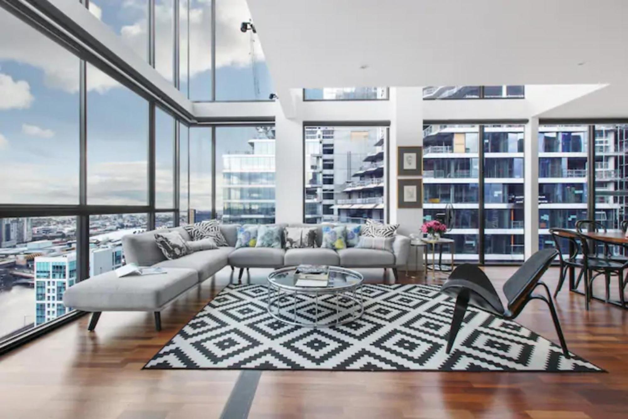 Incredible Views In Convenient Cbd