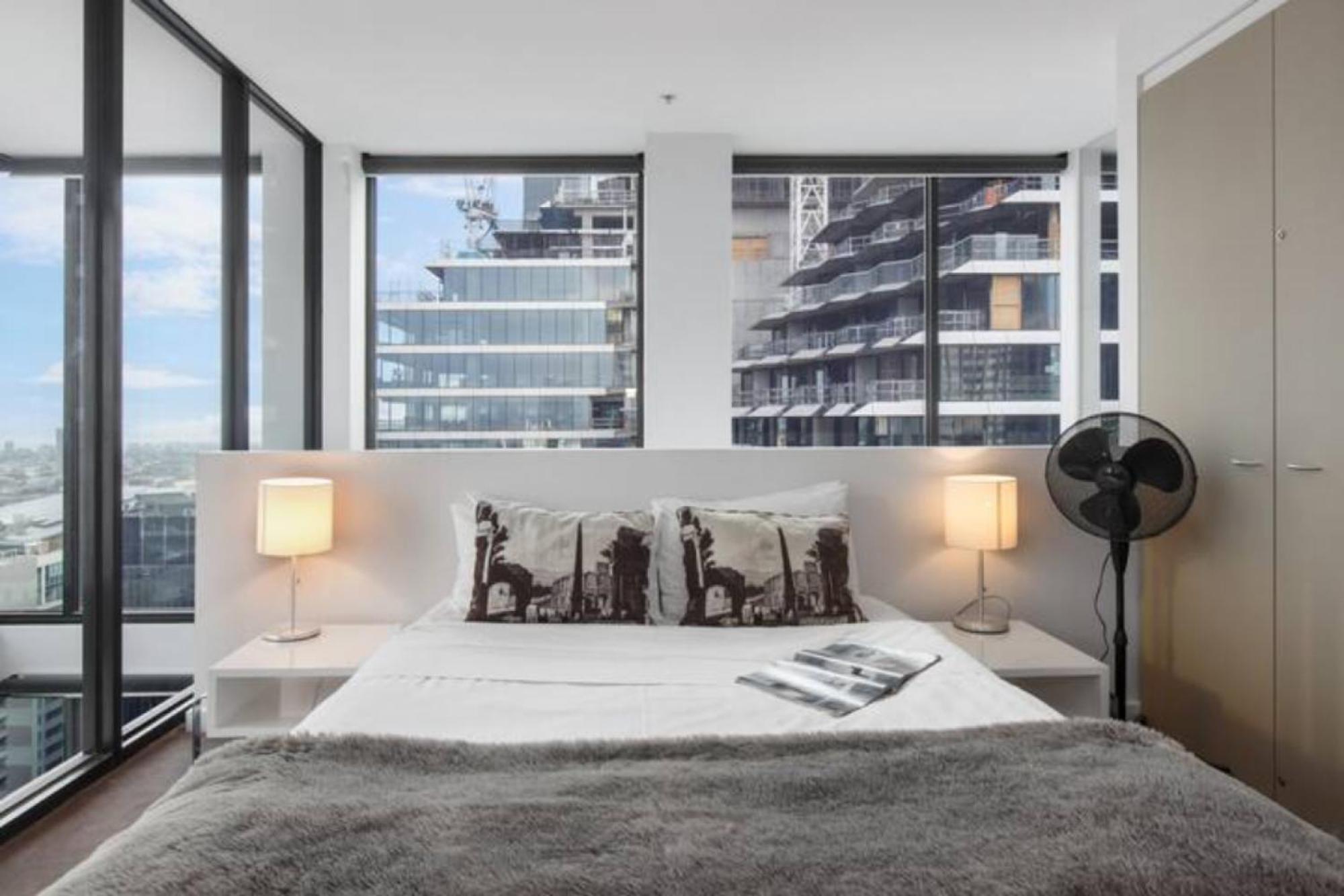 Incredible Views In Convenient Cbd * Melbourne