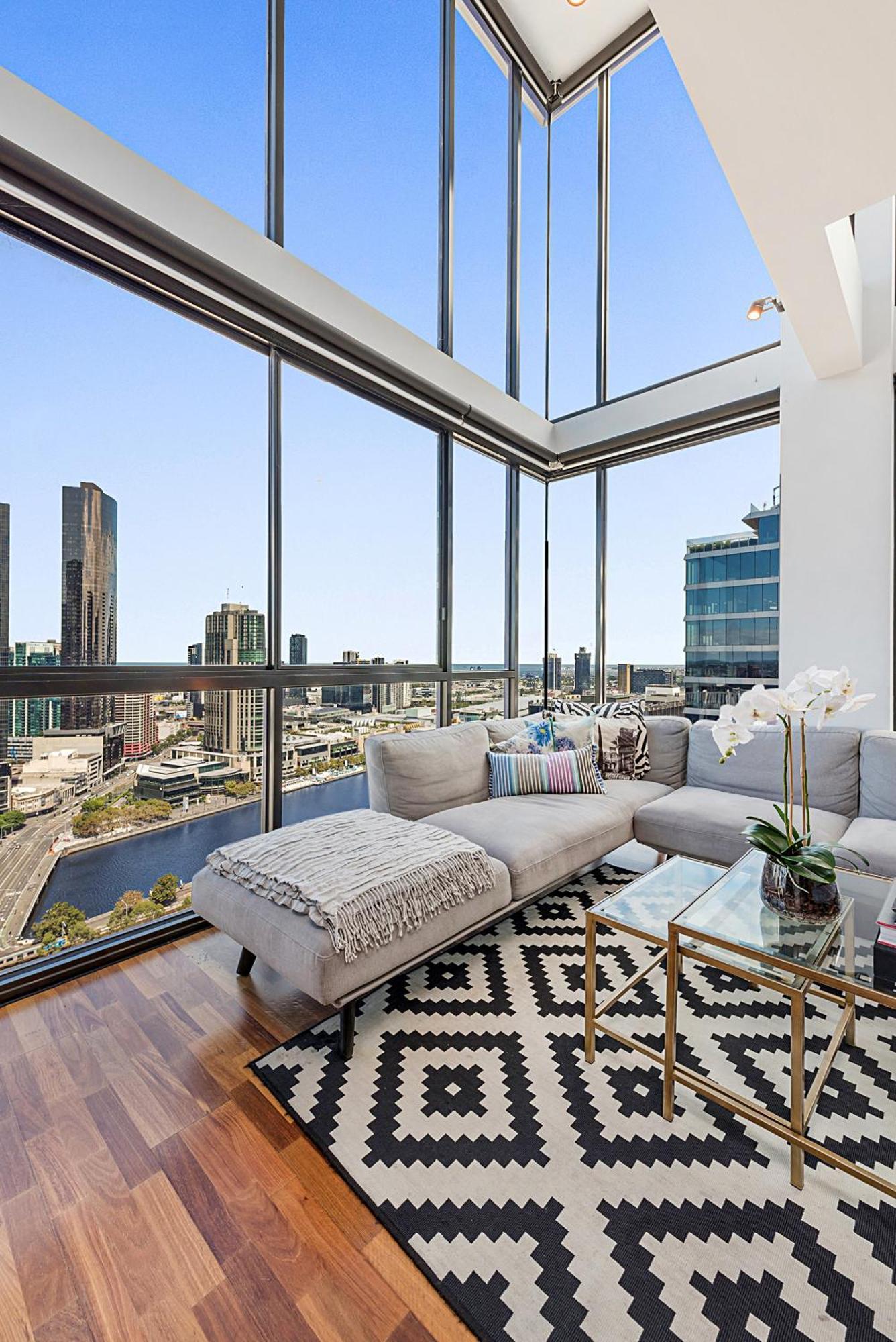 Incredible Views In Convenient Cbd Apartment *