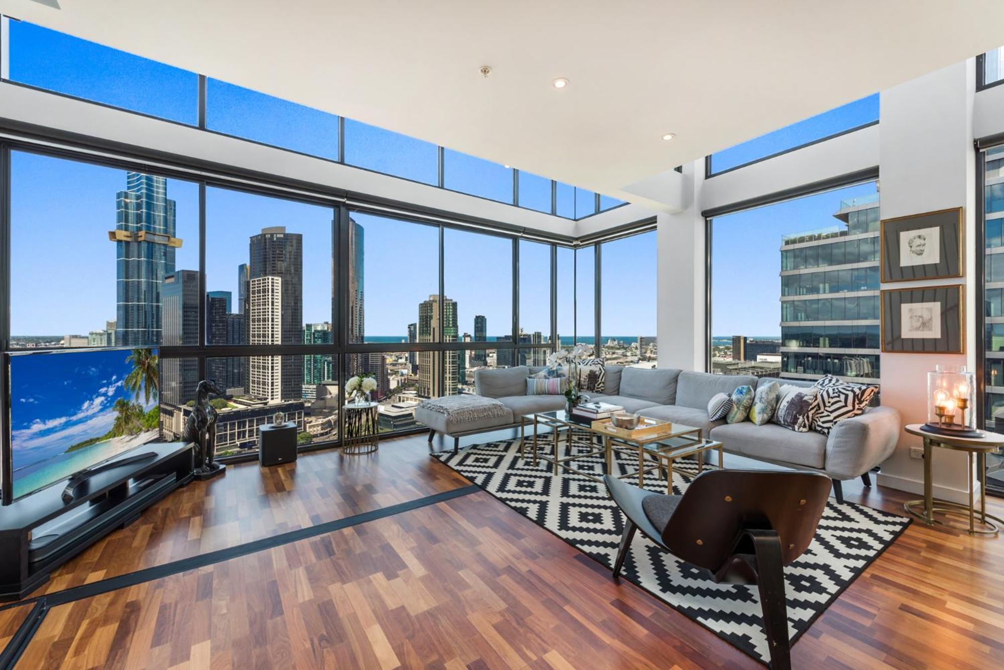 Incredible Views In Convenient Cbd