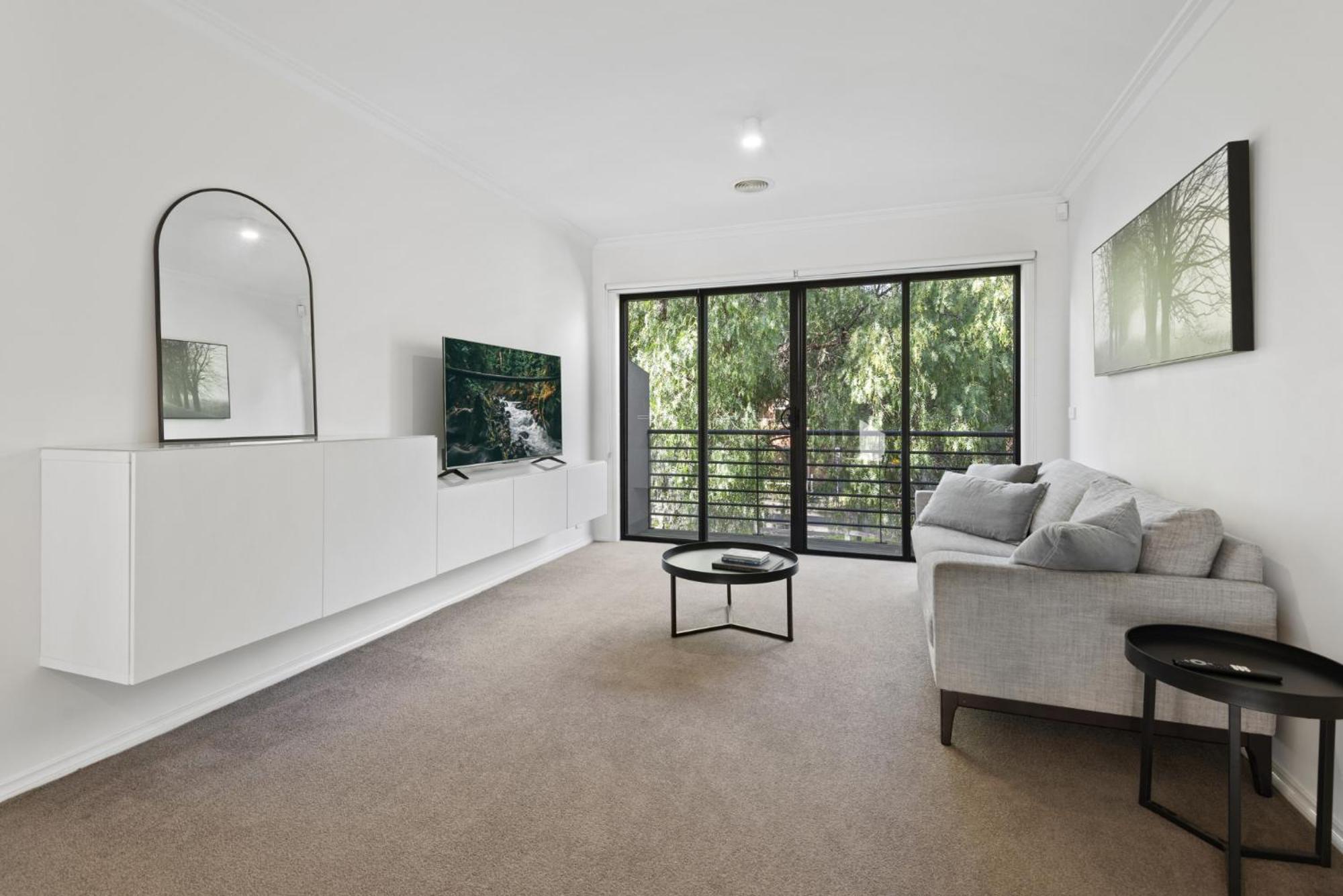 Perfectly Located 4-bed House In Kensington Holiday home