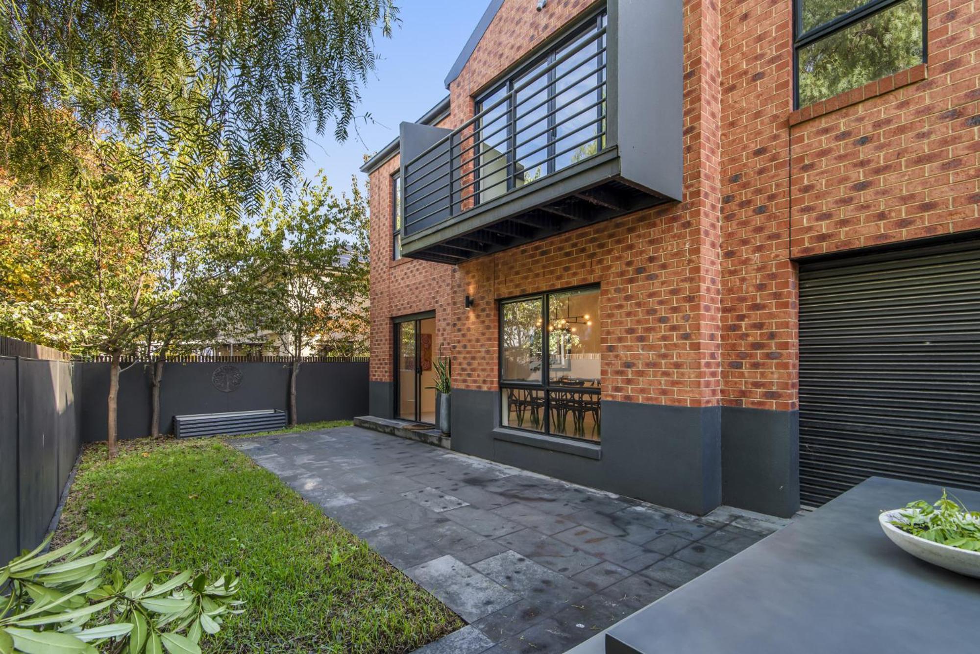 Perfectly Located 4-bed House In Kensington Melbourne