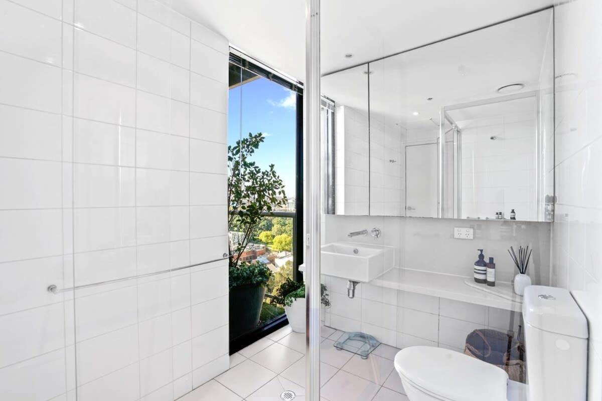 Sophistication On Spencer 2br Apartment+gym+pool Melbourne