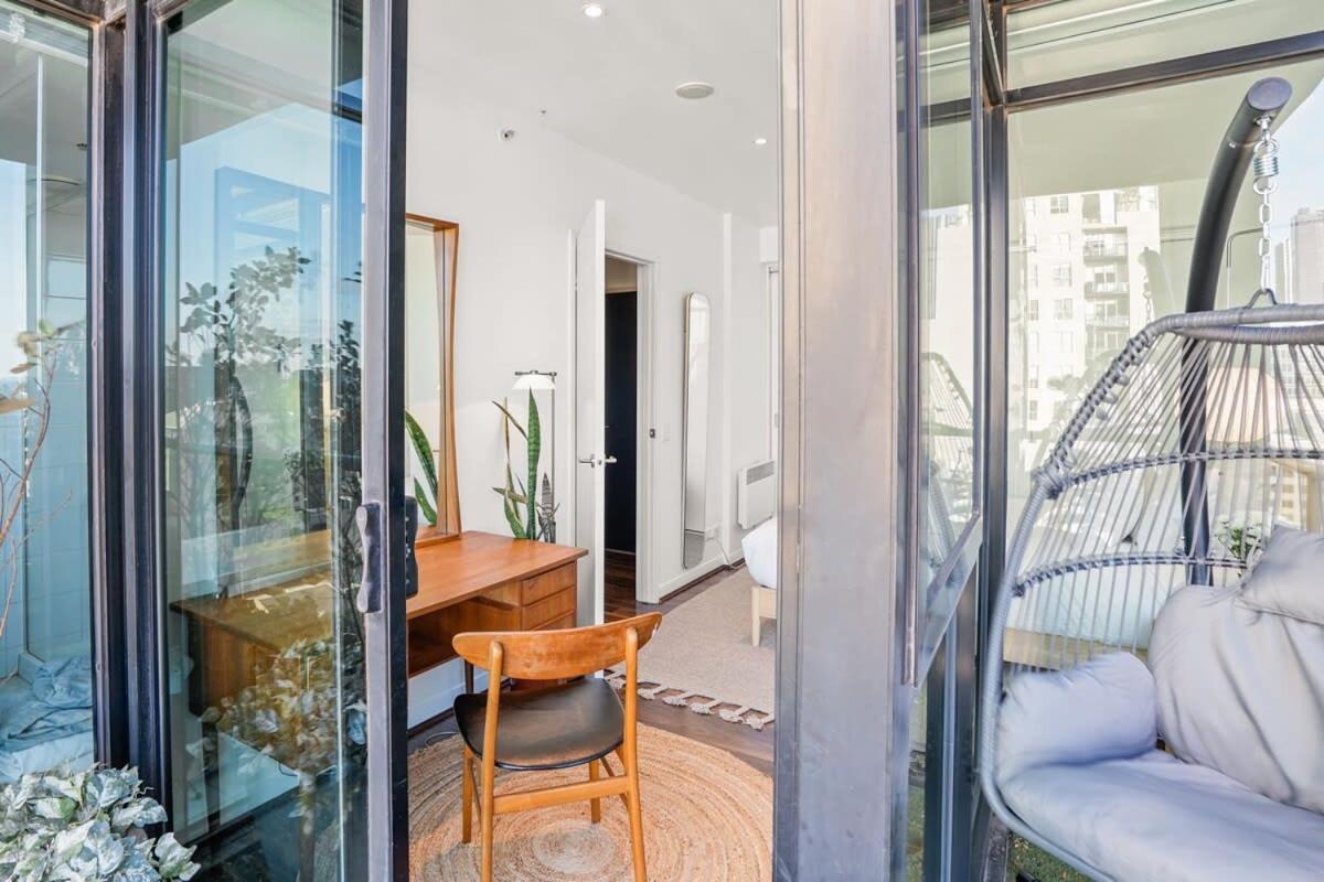 Sophistication On Spencer 2br Apartment+gym+pool Melbourne