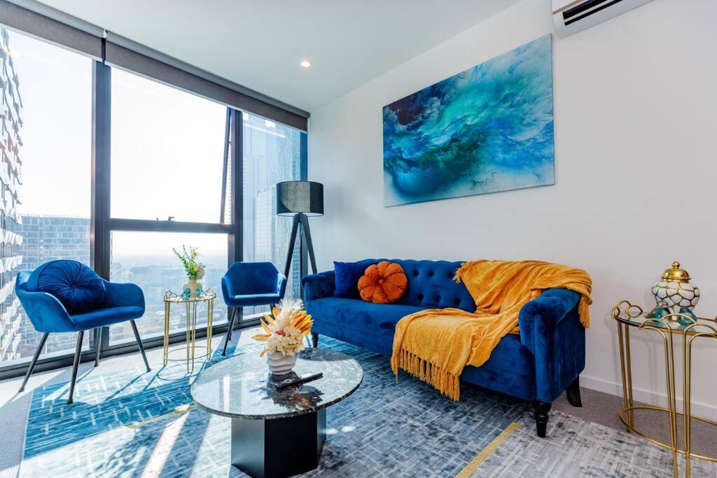 Sky High 180 Panoramic Views-prime Cbd,pool & Gym Apartment *