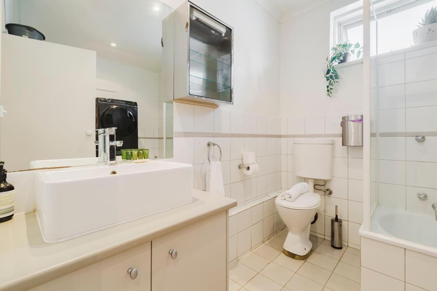 Apartment 'the Acland' Beachside Charm Meets Living Melbourne