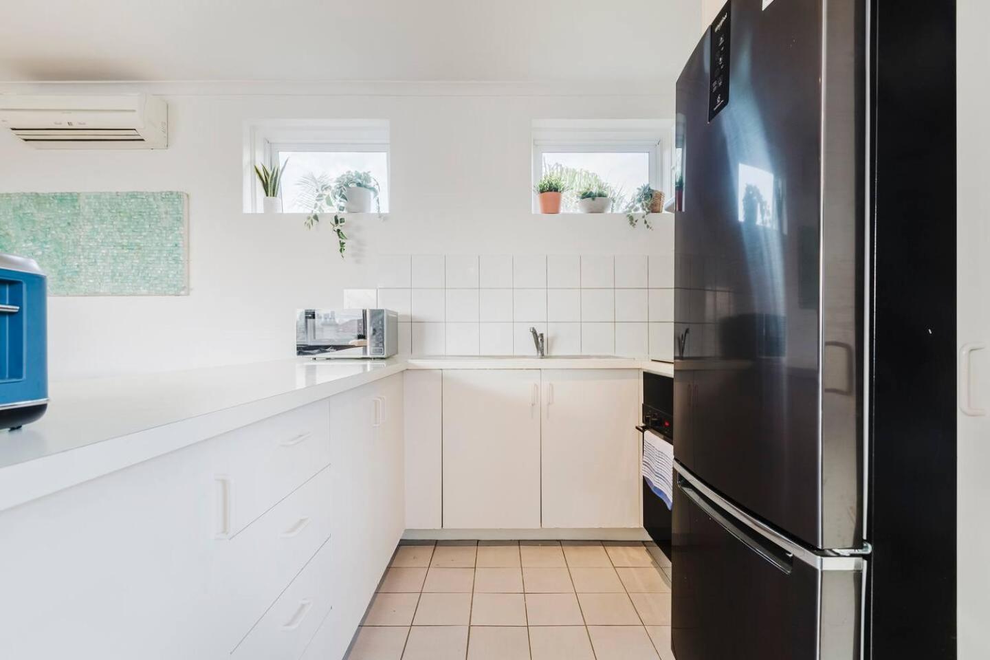 Apartment 'the Acland' Beachside Charm Meets Living