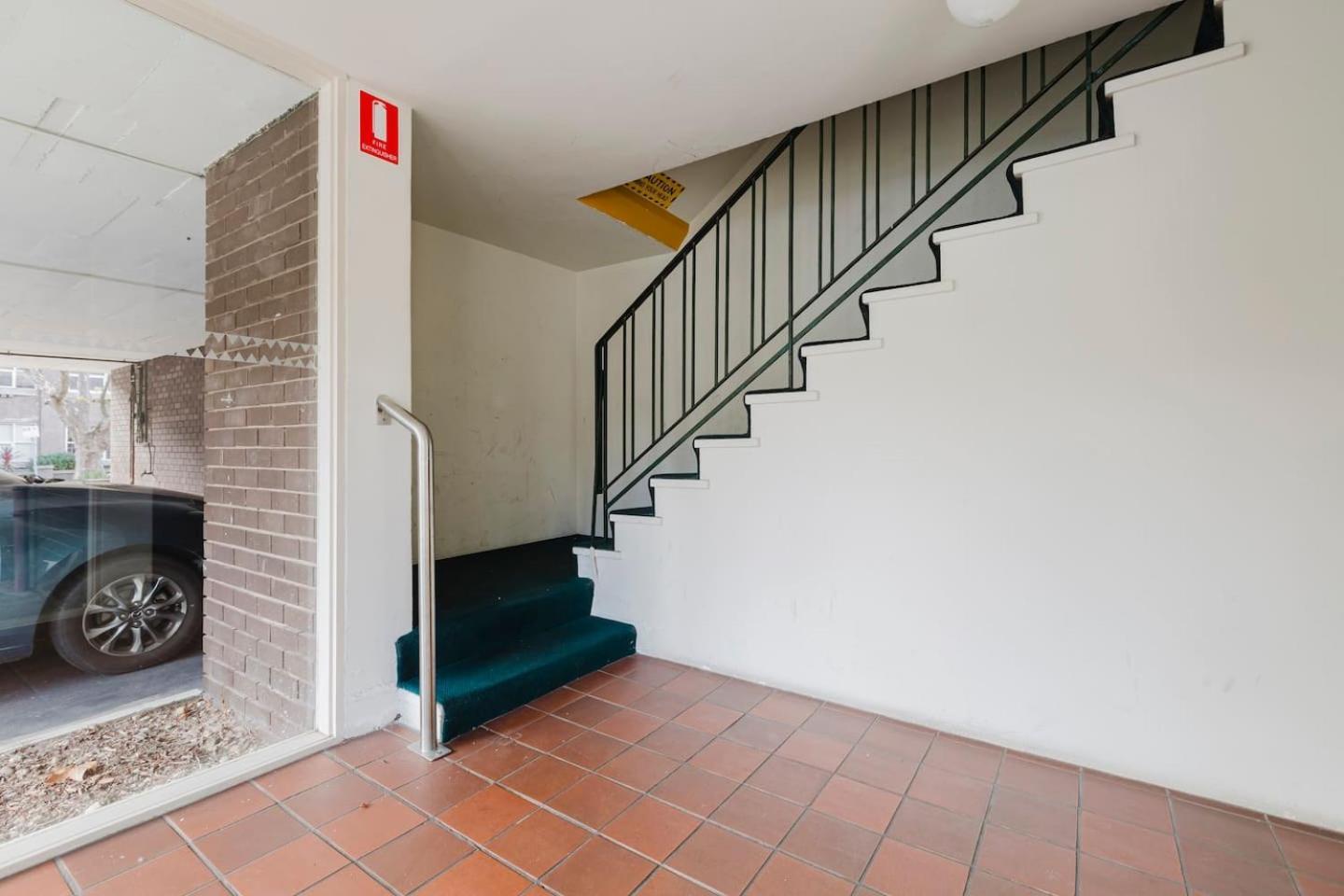 'the Acland' Beachside Charm Meets Living Apartment *