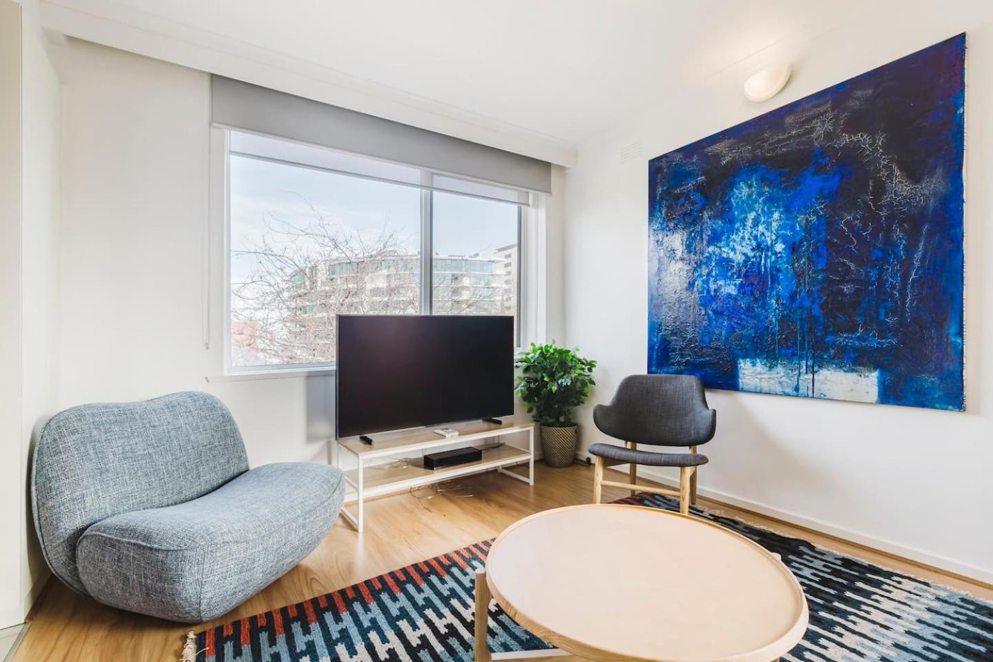 'the Acland' Beachside Charm Meets Living Apartment *