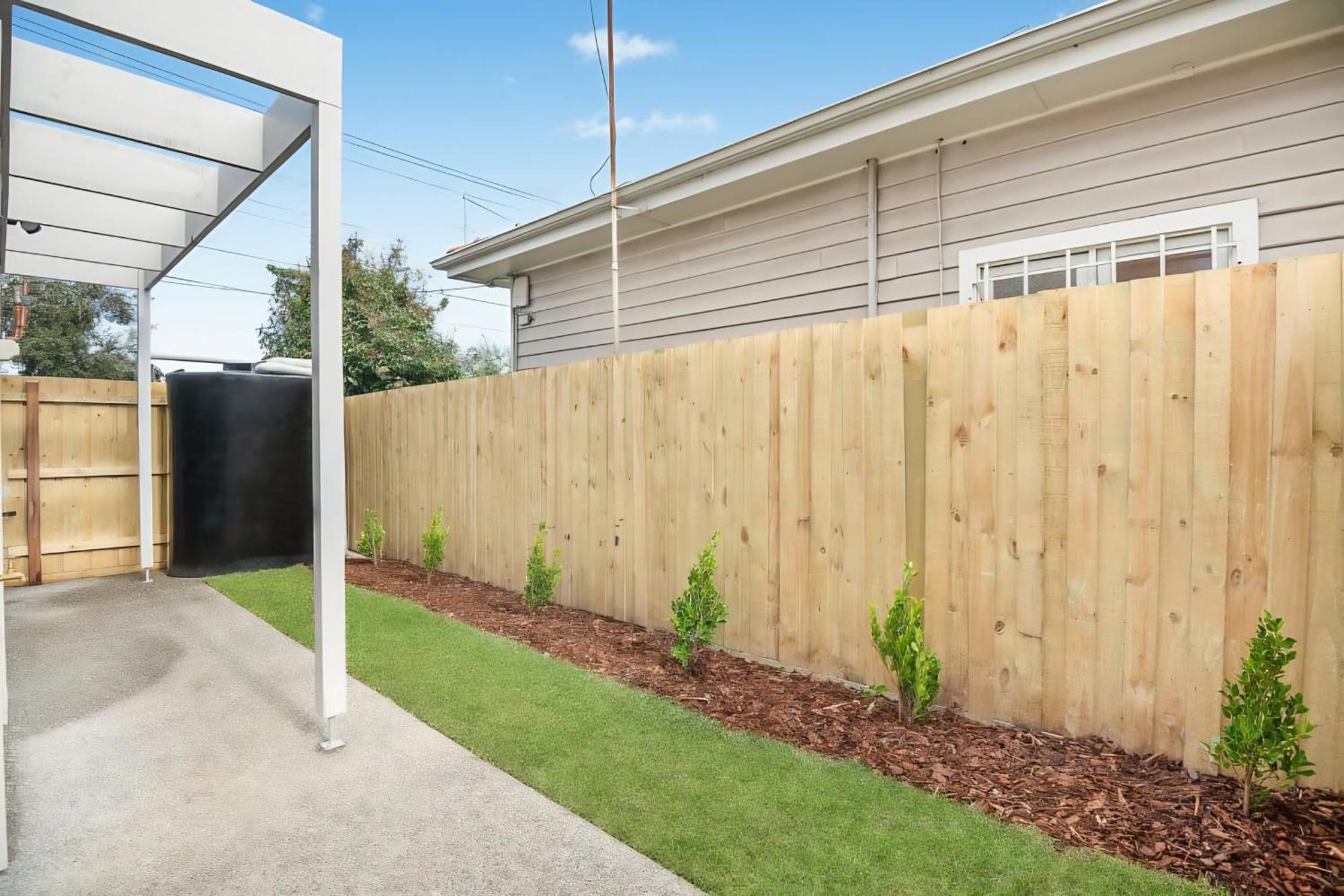 Stunning, Modern, Two-story Detached Townhouse Melbourne