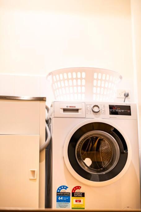 Villa View 2br2b- Close To Cbd-parking *