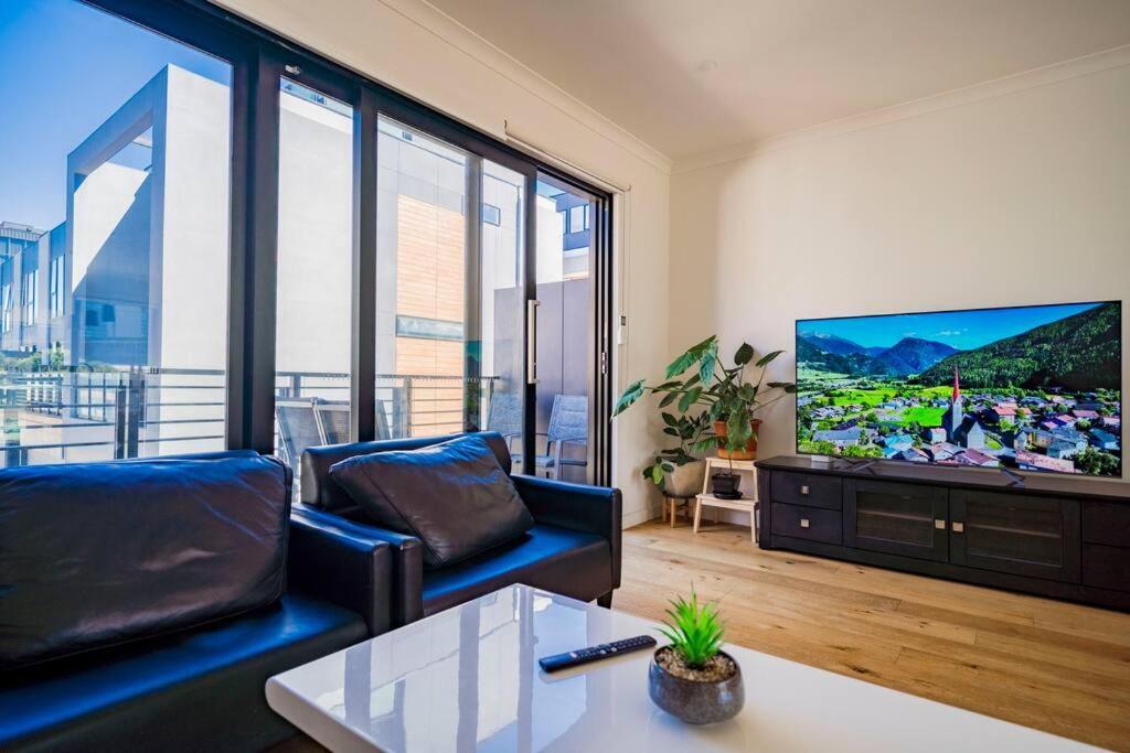 View 2br2b- Close To Cbd-parking Melbourne