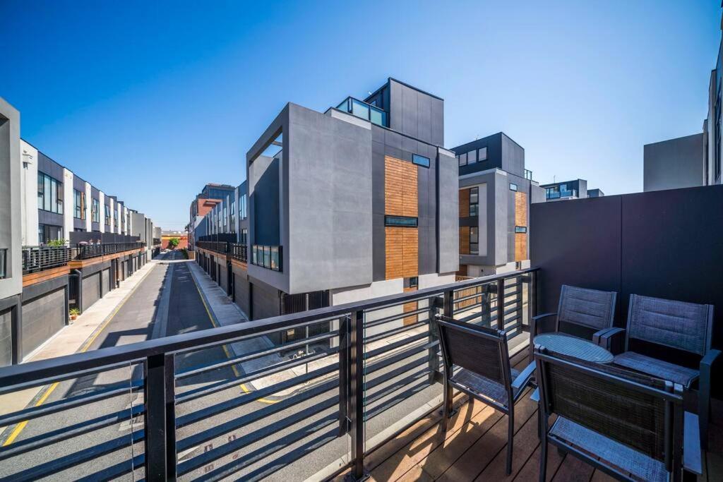 View 2br2b- Close To Cbd-parking * Melbourne