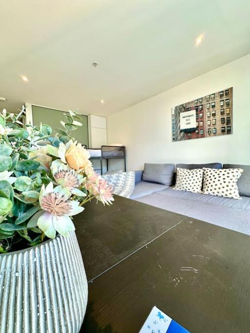 Modern 1br West Gateway Apartment Melbourne