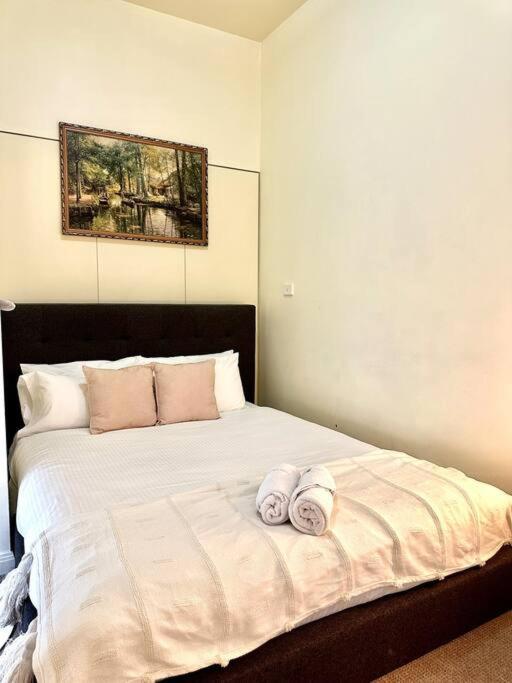 Spacious 2br Haven Free Parking Apartment