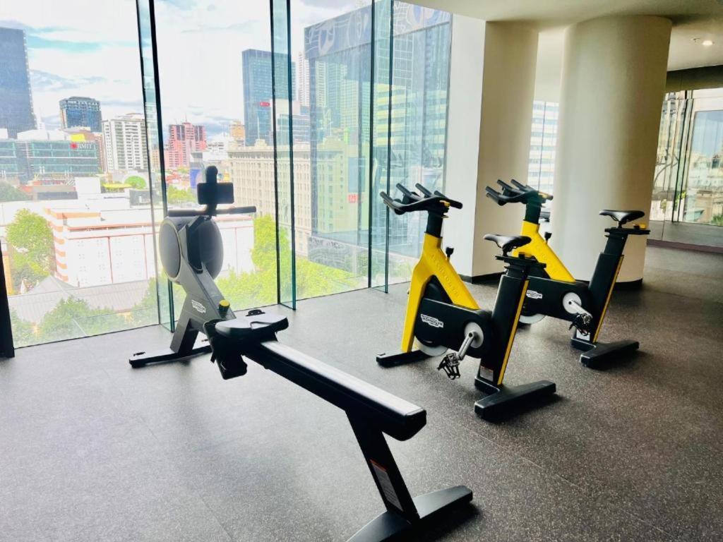 Apartment Luxury Cbd 3-bedroom 2-bathroom High Pool Gym Spa Carpark Sky View