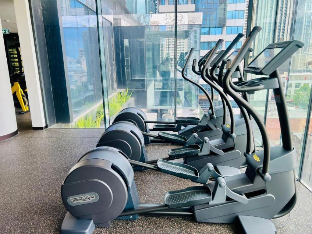 Apartment Luxury Cbd 3-bedroom 2-bathroom High Pool Gym Spa Carpark Sky View