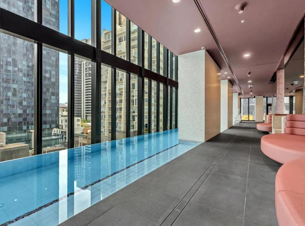 Luxury Cbd 3-bedroom 2-bathroom High Pool Gym Spa Carpark Sky View * Melbourne