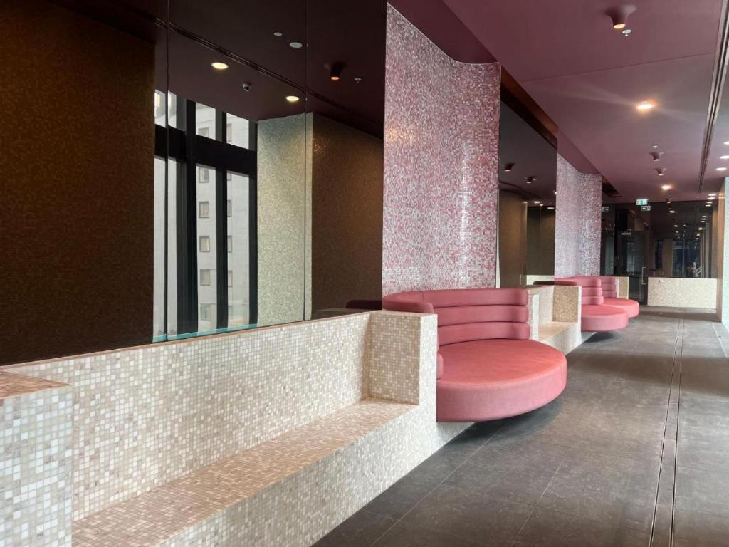 Luxury Cbd 3-bedroom 2-bathroom High Pool Gym Spa Carpark Sky View Melbourne