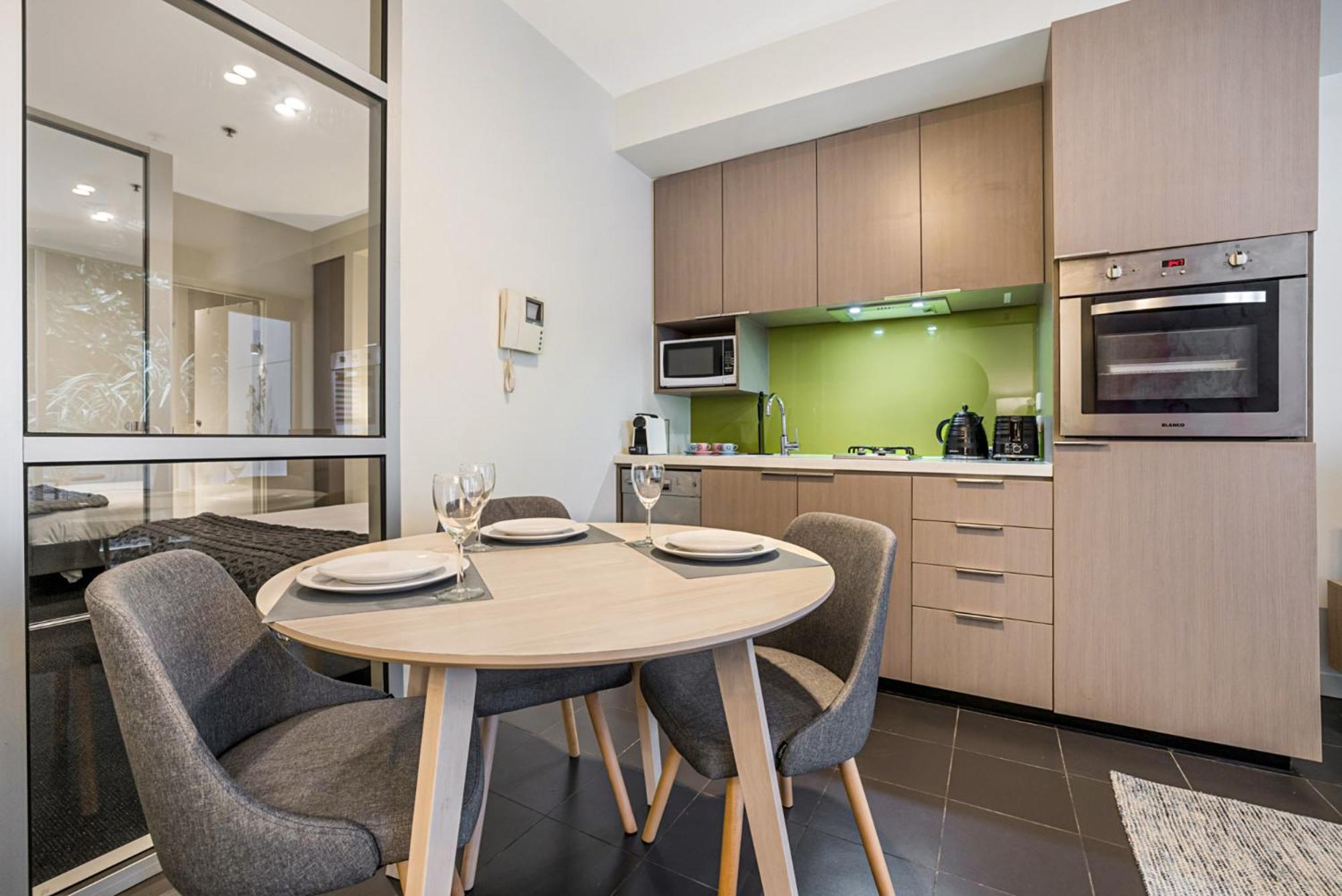 Apartment Ground Floor Terrace Unit Near Edinburgh Gardens