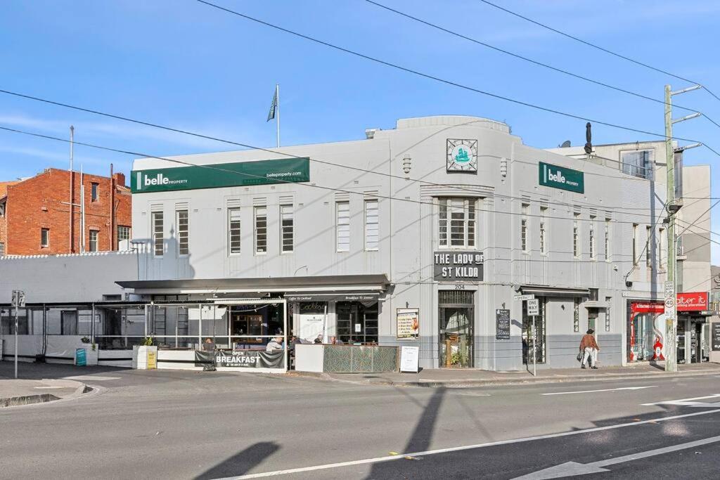 St Kilda Getaway *