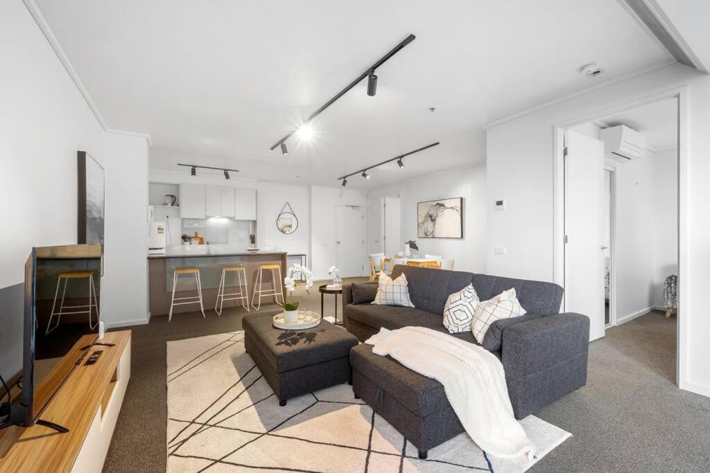 Amaya-modern Southbank Living-close To Crown & Yarra River Melbourne