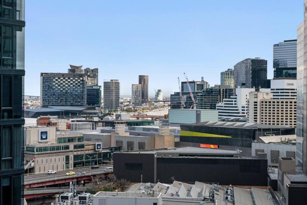 Amaya-modern Southbank Living-close To Crown & Yarra River *